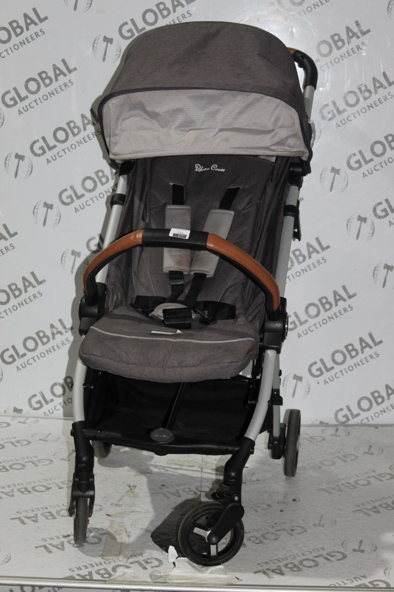 Silver Cross Grey Stroller Pram RRP £300 (RET00210958) (Public Viewing and Appraisals Available)