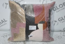 Hand Crafted Feather Filled Designer Scatter Cushion RRP £45 (RET00447337) (Public Viewing and