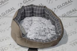 Pet Face Small Dogs Bed RRP £40 (Public Viewing and Appraisals Available)