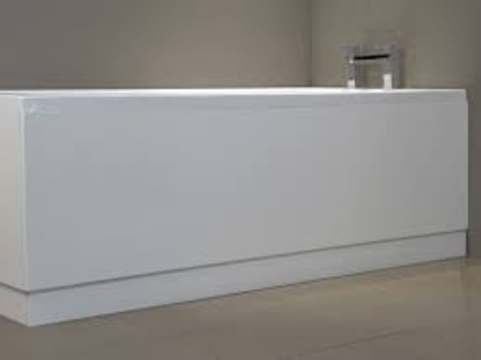 1700mm White Bath Panel RRP £130 (Public Viewing and Appraisals Available)