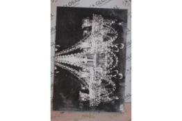 Chandelier Canvas Wall Art Picture RRP £170 (16452) (Public Viewing and Appraisals Available)