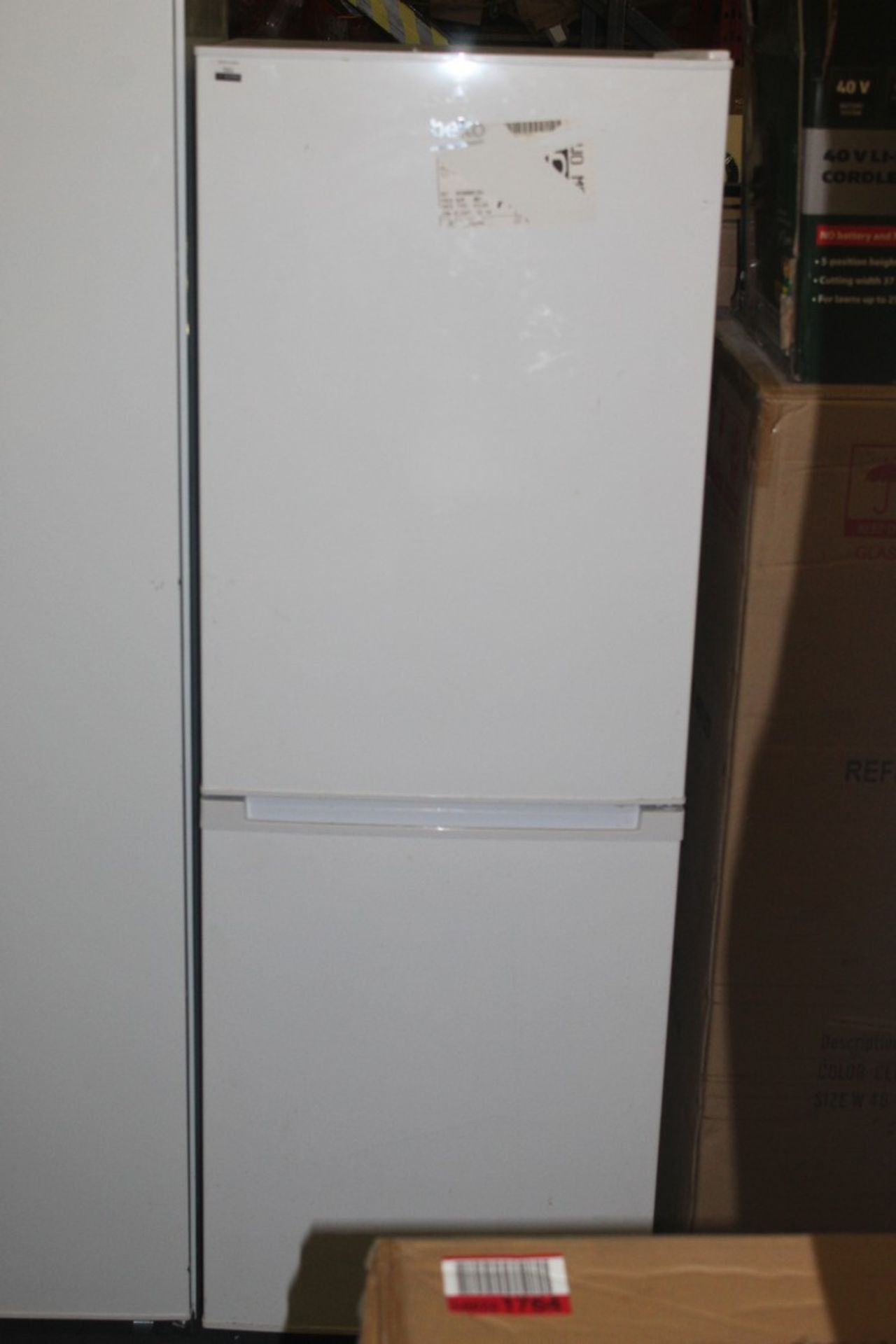 Beko Freestanding Fridge Freezer in White (Public Viewing and Appraisals Available)
