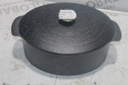 Never Stick Casserole Dish with Lid RRP £85 (4143209) (Public Viewing and Appraisals Available)