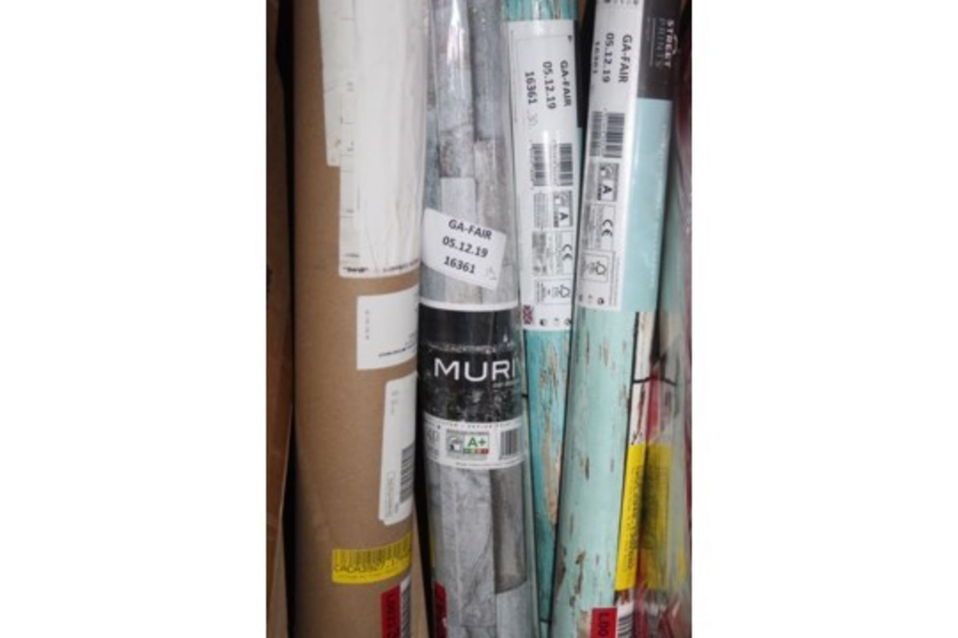 Assorted Items to Include Wallpaper and Spicy Storage Cube RRP £25 Each (16361) (Public Viewing