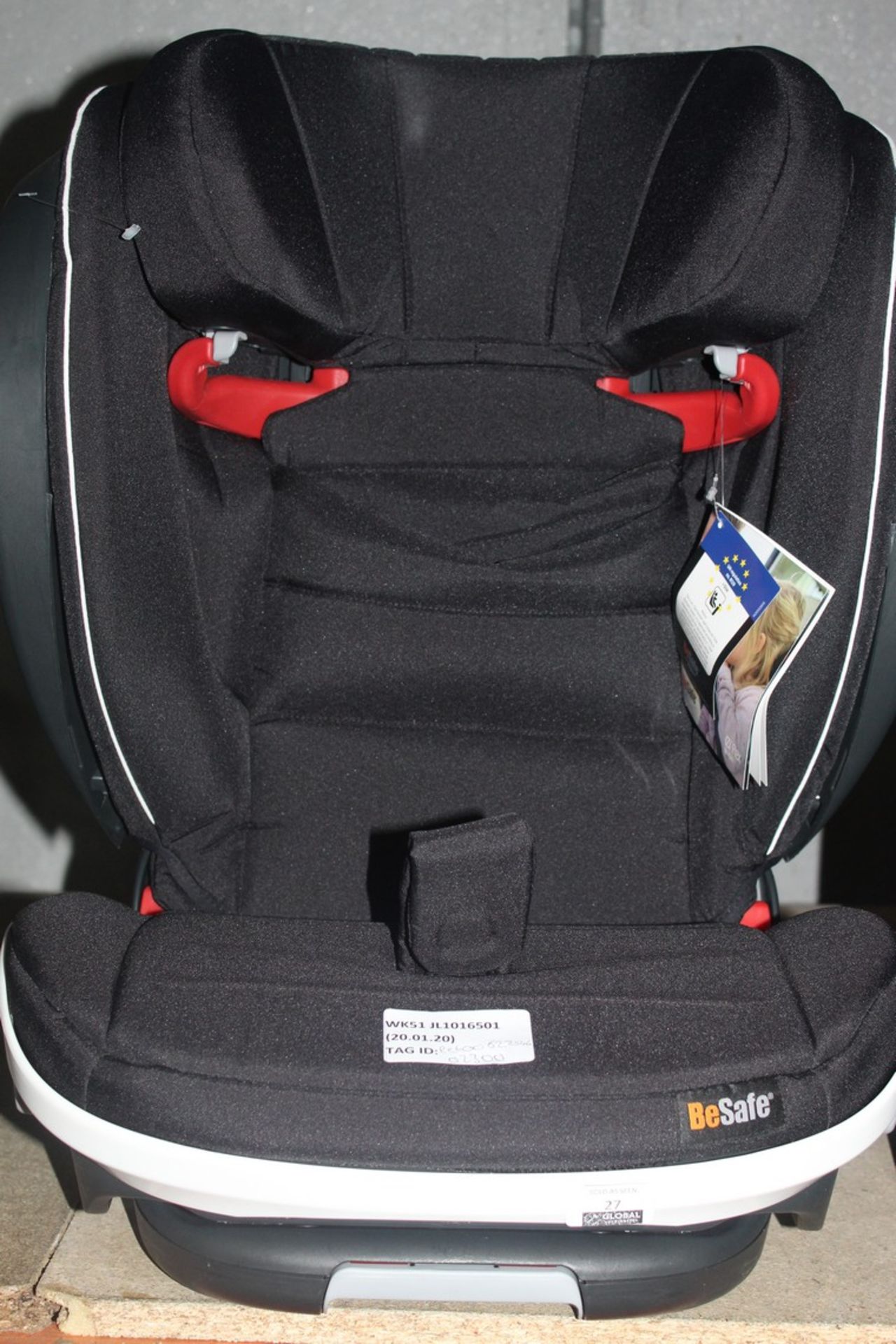 Keep Safe In Car Kids Safety Seat RRP £230 (RET00624546) (Public Viewing and Appraisals Available)