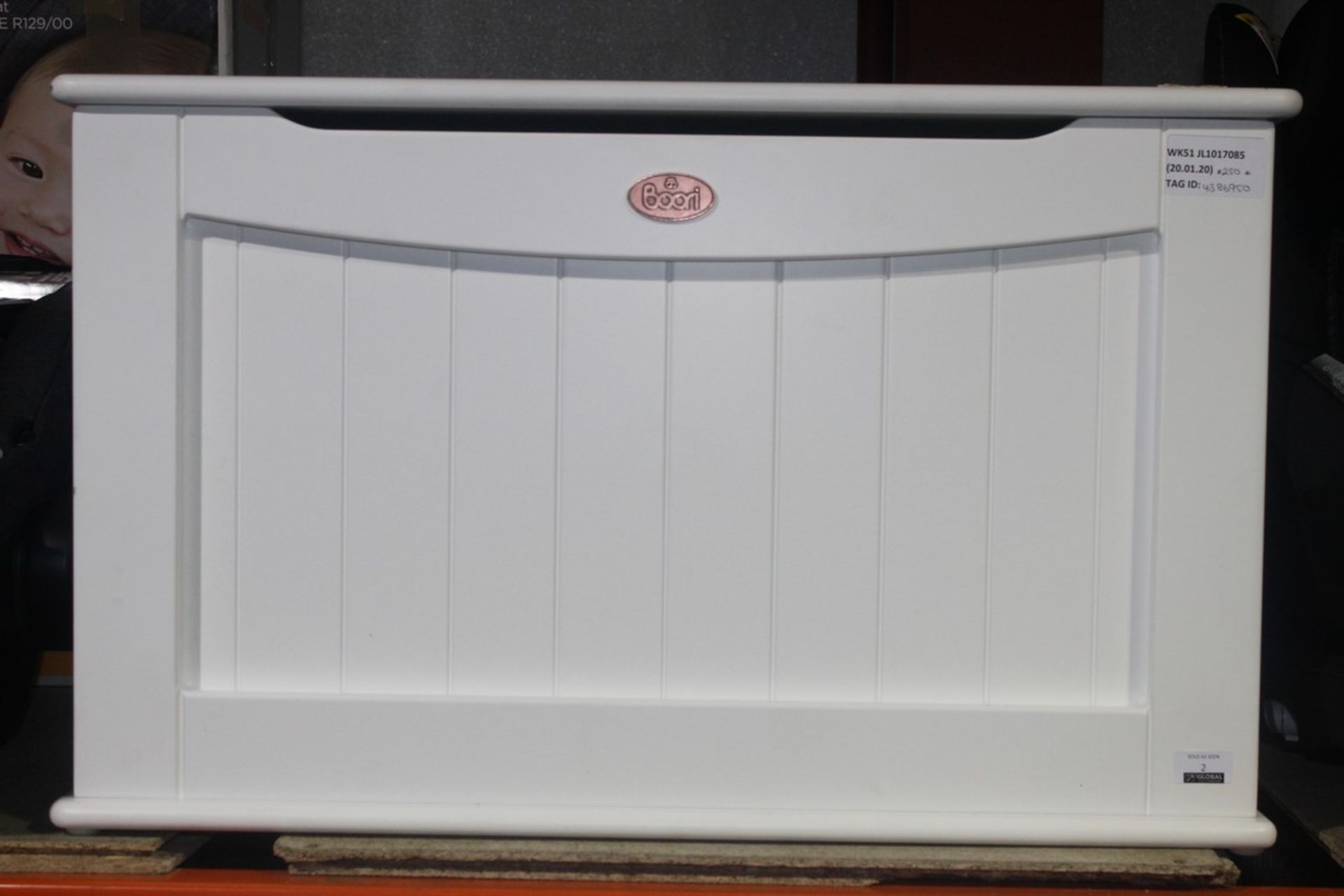 Boxed Bori Country Solid White Wooden Soft Close Toy Box RRP £250 (4386950) (Public Viewing and