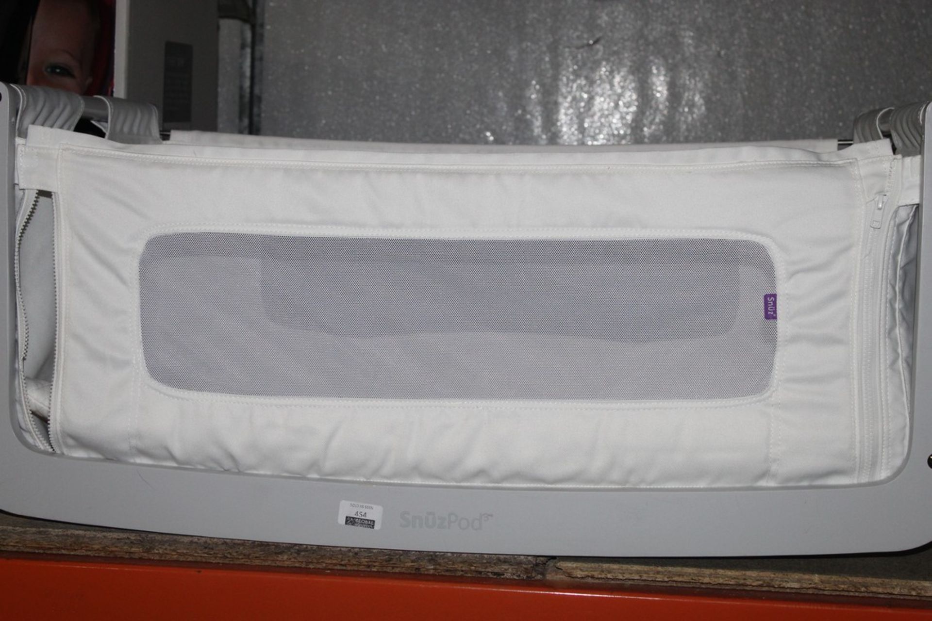 Snuz Pod 3 Dove Grey Bedside Crib Top Only RRP £200 (Public Viewing and Appraisals Available)