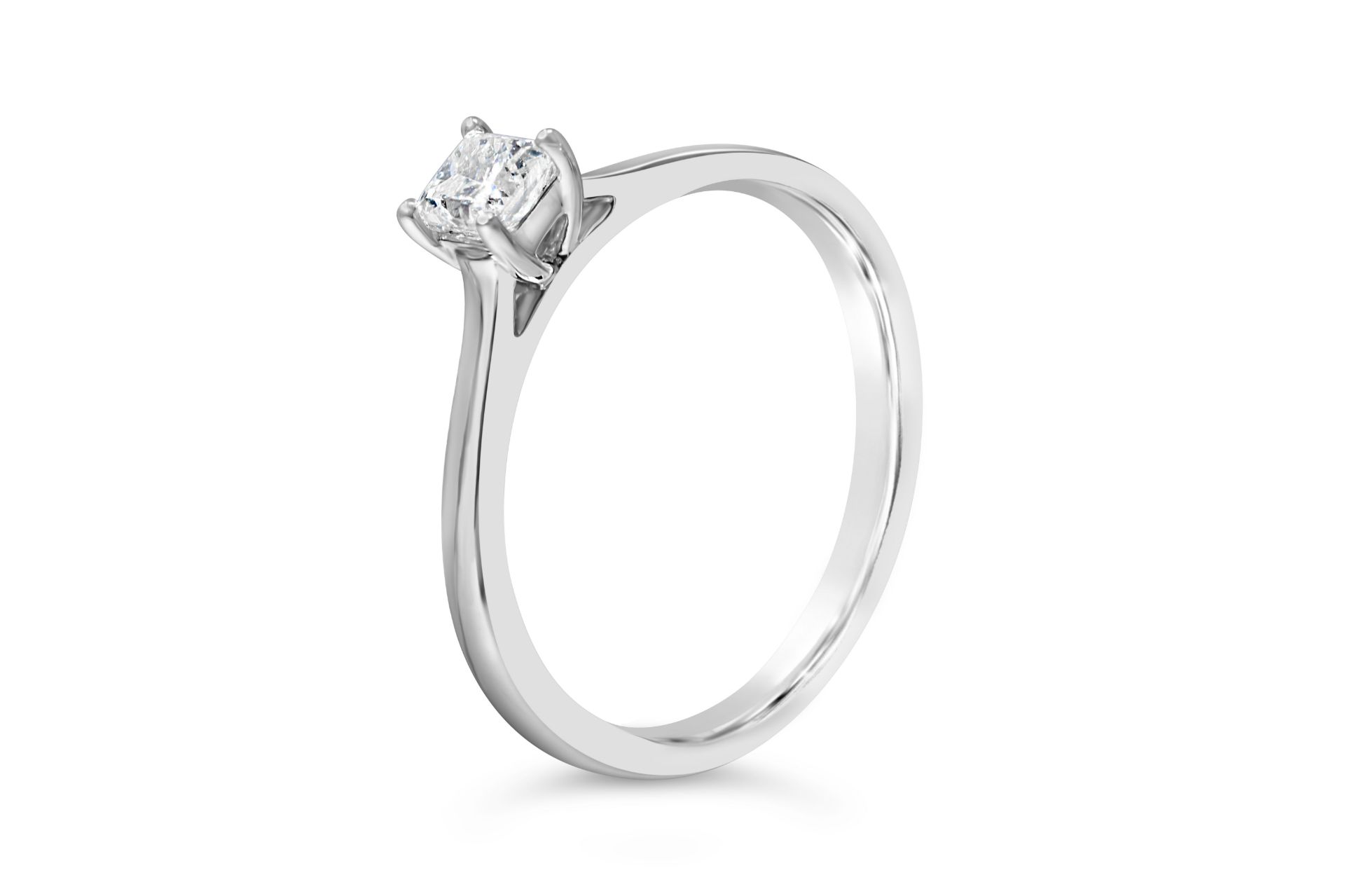 Premium Quality Princess Cut Solitaire Diamond Rin - Image 3 of 3