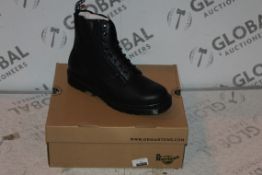 Boxed Pair of Doc Martins Size UK8 Aunt Sally Quad Retro Black Designer Boots RRP £175