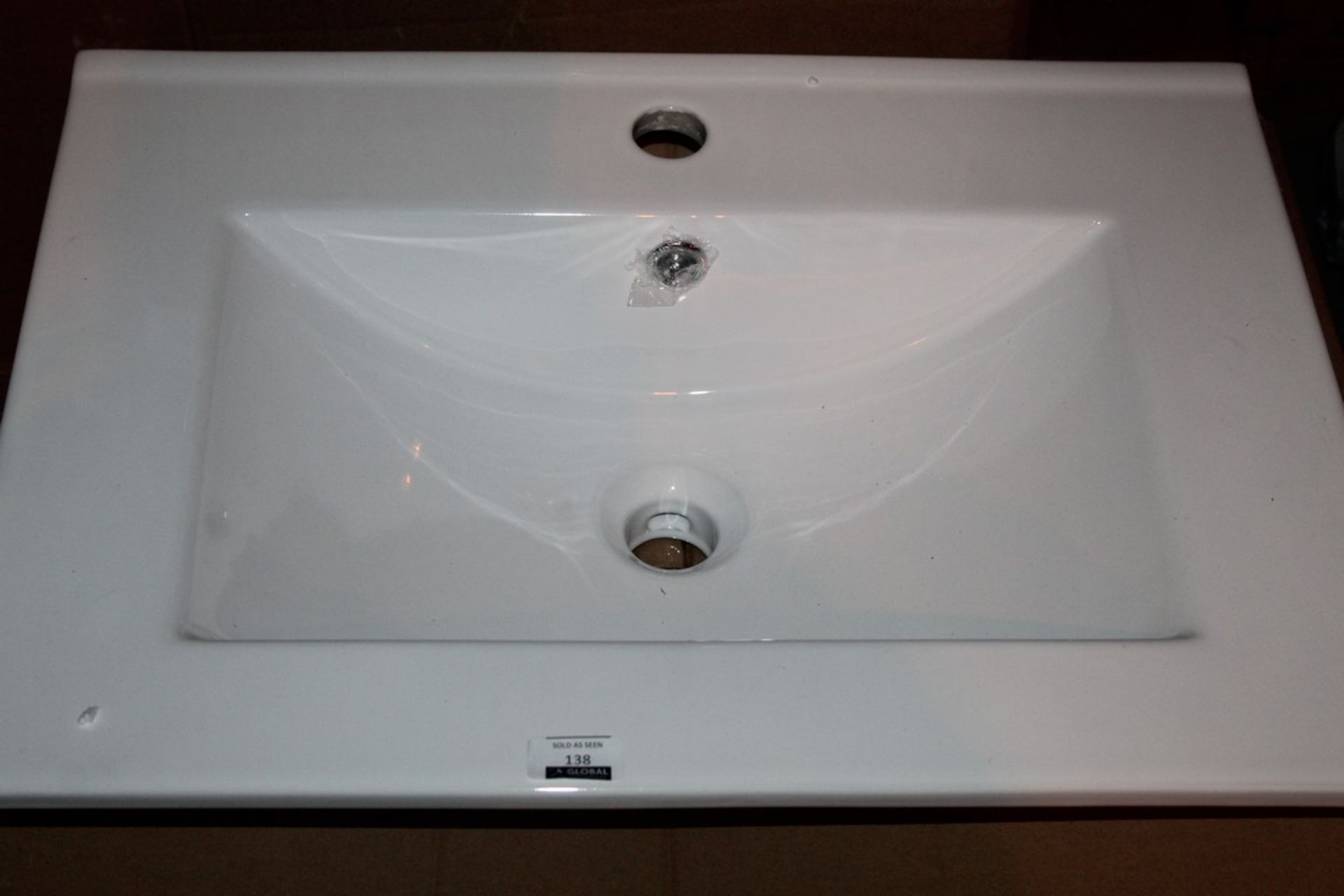 Boxed Ceramic Basin RRP £100 (Public Viewing and Appraisals Available)