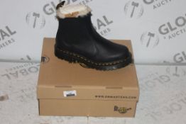 Boxed Brand New Pair of Doc Martens Size UK4 Wyoming Black Leather Fur Lined Boots RRP £150