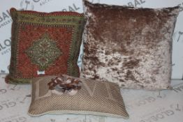 Lot to Contain 3 Assorted Designer Scatter Cushions to Include Paoletti Scatter Cushion, Love