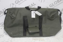 Rains Khaki Green Wipe Clean Leatherproof Holdall RRP £60 (4327476) (Public Viewing and Appraisals