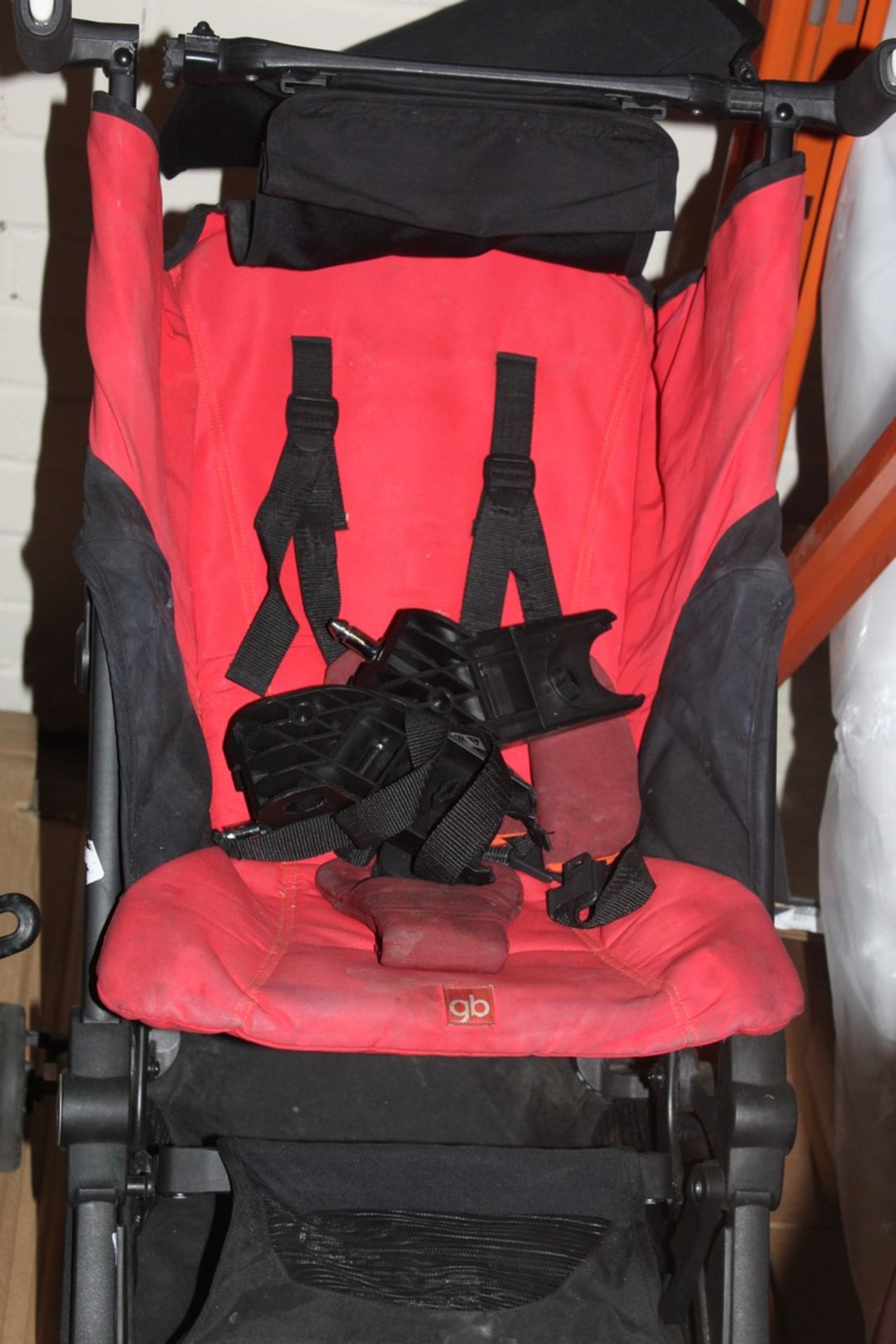 GB Push Pram (In Need of Attention) RRP £45 (RET00217444) (Public Viewing and Appraisals Available)