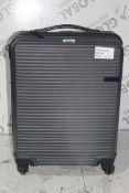 Qubed Hard Shell Small Cabin Bag RRP £80 (RET00545246) (Public Viewing and Appraisals Available)