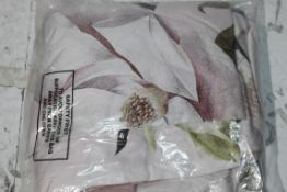 Floral Print Unpackaged Duvet Cover Set RRP £105 (RET00353353) (Public Viewing and Appraisals