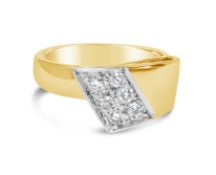 Diamond Ring, Metal 9ct Yellow Gold, Weight 3.98, Diamond Weight (ct) 0.3, Colour H, Clarity SI1-