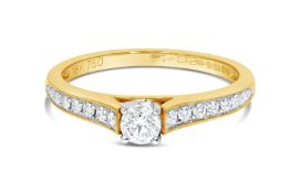 Diamond Solitaire Ring with Diamonds on the Shoulder, Metal 18ct Yellow Gold, Weight 2.77, Diamond