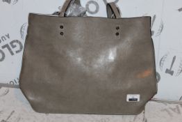Brand New Womens, Coolives, Soft Grey Leather, Tote Handbag, RRP £45.99