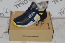 Boxed Brand New Pair of One Mix, Sizes UK 9 Navy Blue Grey and Yellow, Gents Designer Fashion Fur