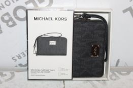 Boxed Brand New Michael Kors Essential Zip Wallet with Phone Compartment RRP £44.99
