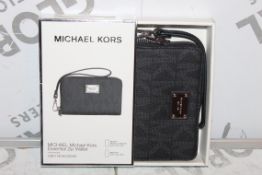 Boxed Brand New Michael Kors Essential Zip Wallet with Phone Compartment RRP £44.99