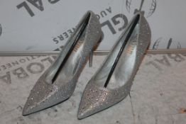 Brand New Pair of Yanzhuizing Diamante Encrusted Ladies Heeled Shoes