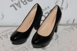 Brand New Pair of Size EU35 Shishangjinzi Black Bottom Ladies Heeled Shoes in Patent Red