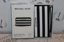 Boxed Brand New Michael Kors Large Black and White Wallet with Phone Compartment RRP £50