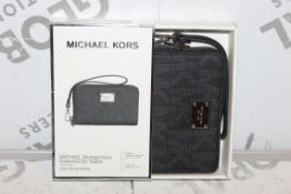 Boxed Brand New Michael Kors Essential Zip Wallet with Phone Compartment RRP £44.99