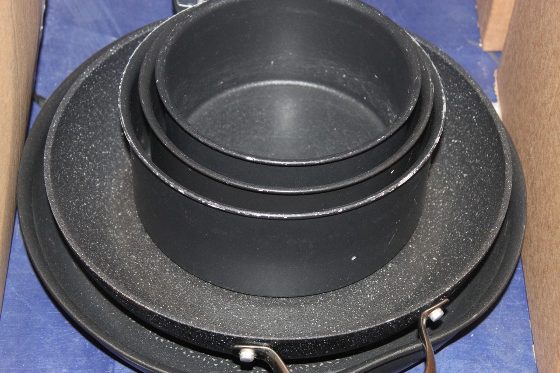 Lot to Contain 6 Assorted Pans, To include Saucepans and Frying Pans, Combined RRP£200.00 (