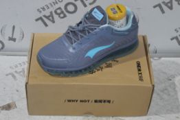 Boxed Brand New Pair Of Size UK 10 One Mix Walk On Air Gents Grey Designer Trainers RRP £55 (