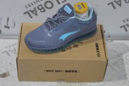 Boxed Brand New Pair Of Size UK 10 One Mix Walk On Air Gents Grey Designer Trainers RRP £55 (