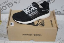 Boxed Brand New Pair Of Breathable Running Shoes Size UK 7.5 RRP £45 (Public Viewing and