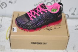 Boxed Brand New Pair Of Size UK6 Mix Irridescent Pink And Black Ladies Running Shoes RRP £45 (Public