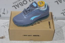 Boxed Brand New Pair Of Size UK 10 One Mix Walk On Air Gents Grey Designer Trainers RRP £55 (