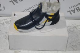 Boxed Brand New Pair Of Blue Yellow And Grey One Mix Fur Lined Trainers Size RRP £45 (Public Viewing