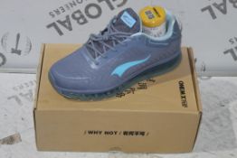 Boxed Brand New Pair Of Size UK 10 One Mix Walk On Air Gents Grey Designer Trainers RRP £55 (