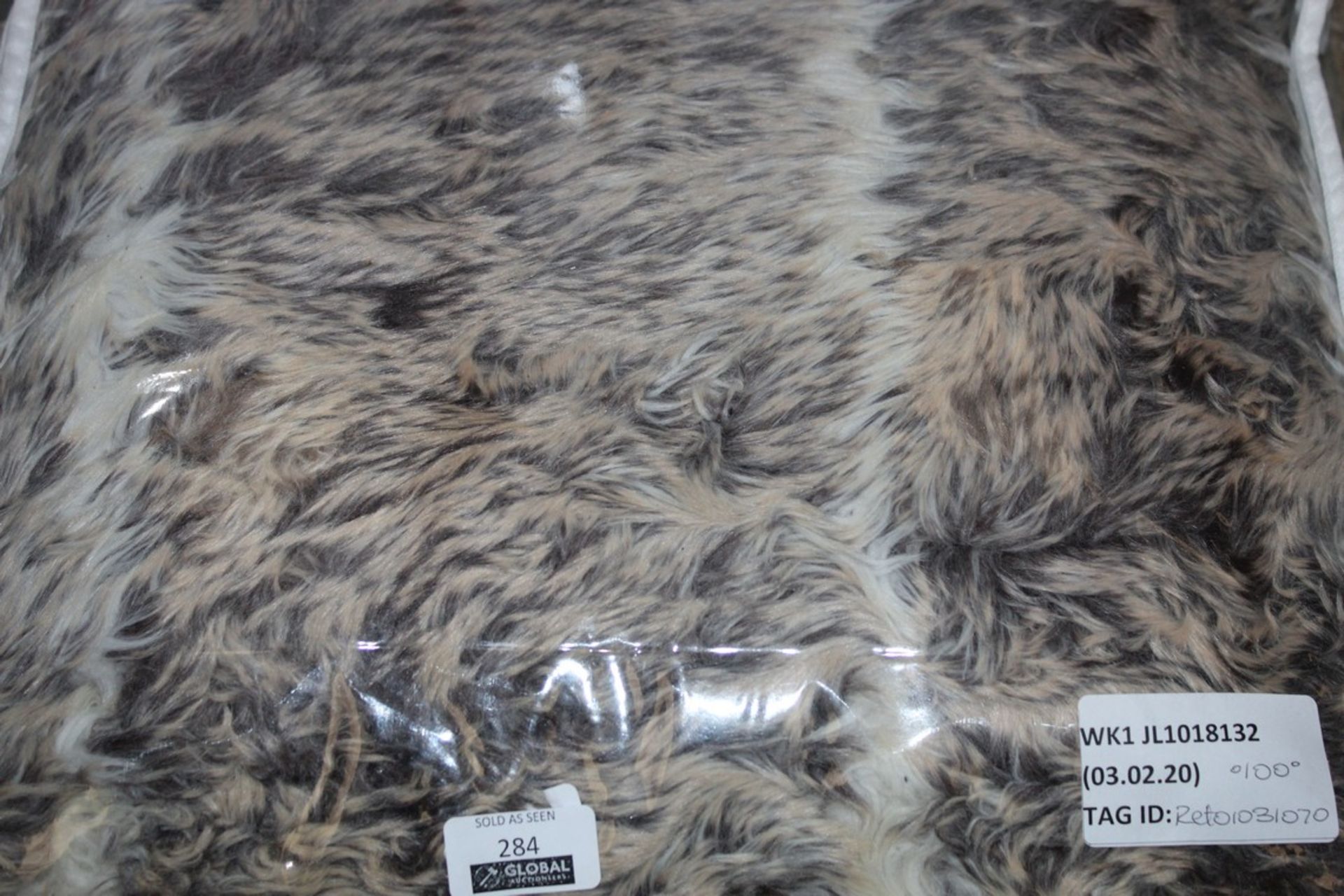 Faux Fur Relax well By Dreamland Heated Throw RRP £100 (RET001031070) (Public Viewing and Appraisals