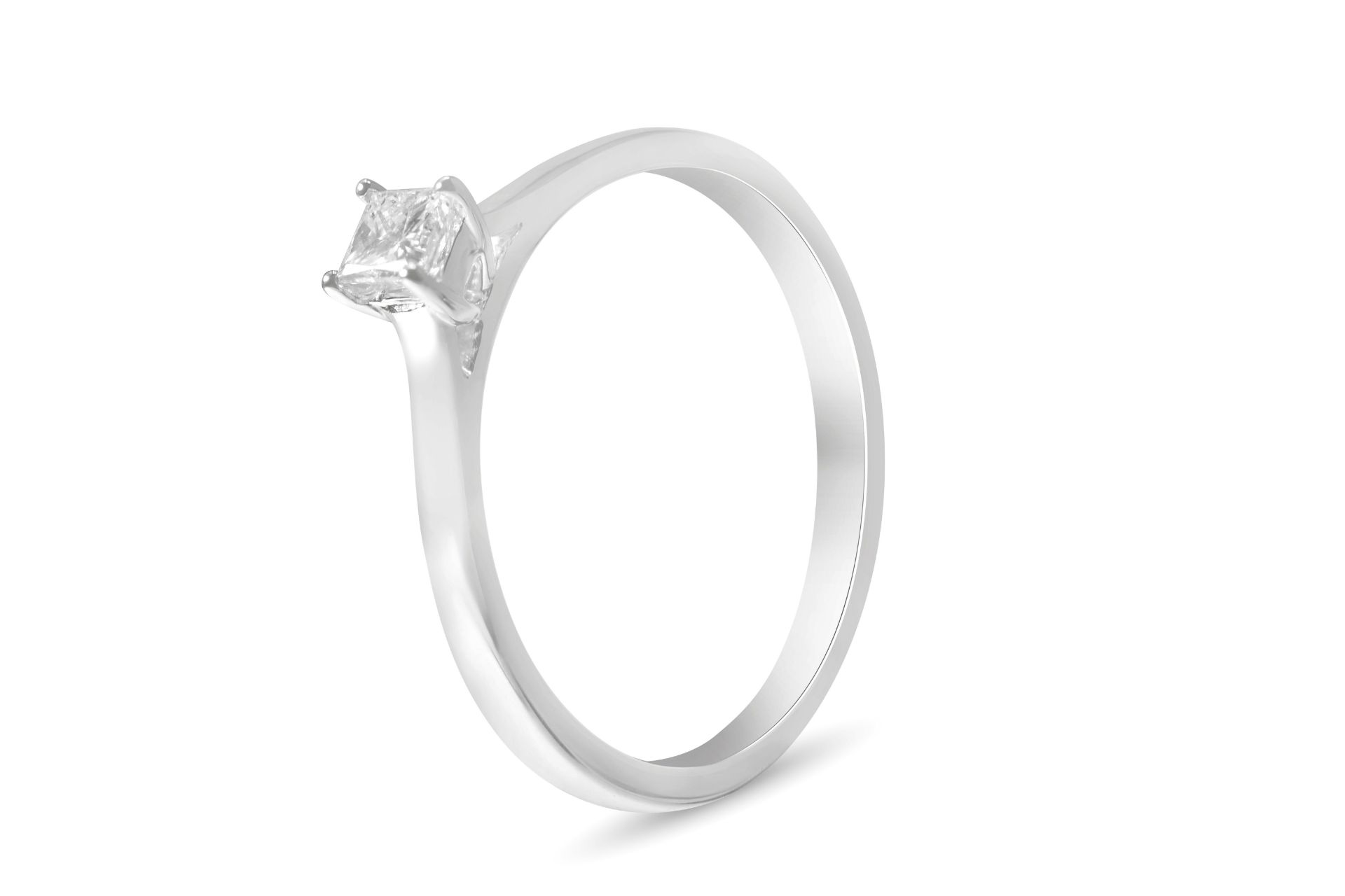 Premium Quality Princess Cut Solitaire Diamond Rin - Image 4 of 4