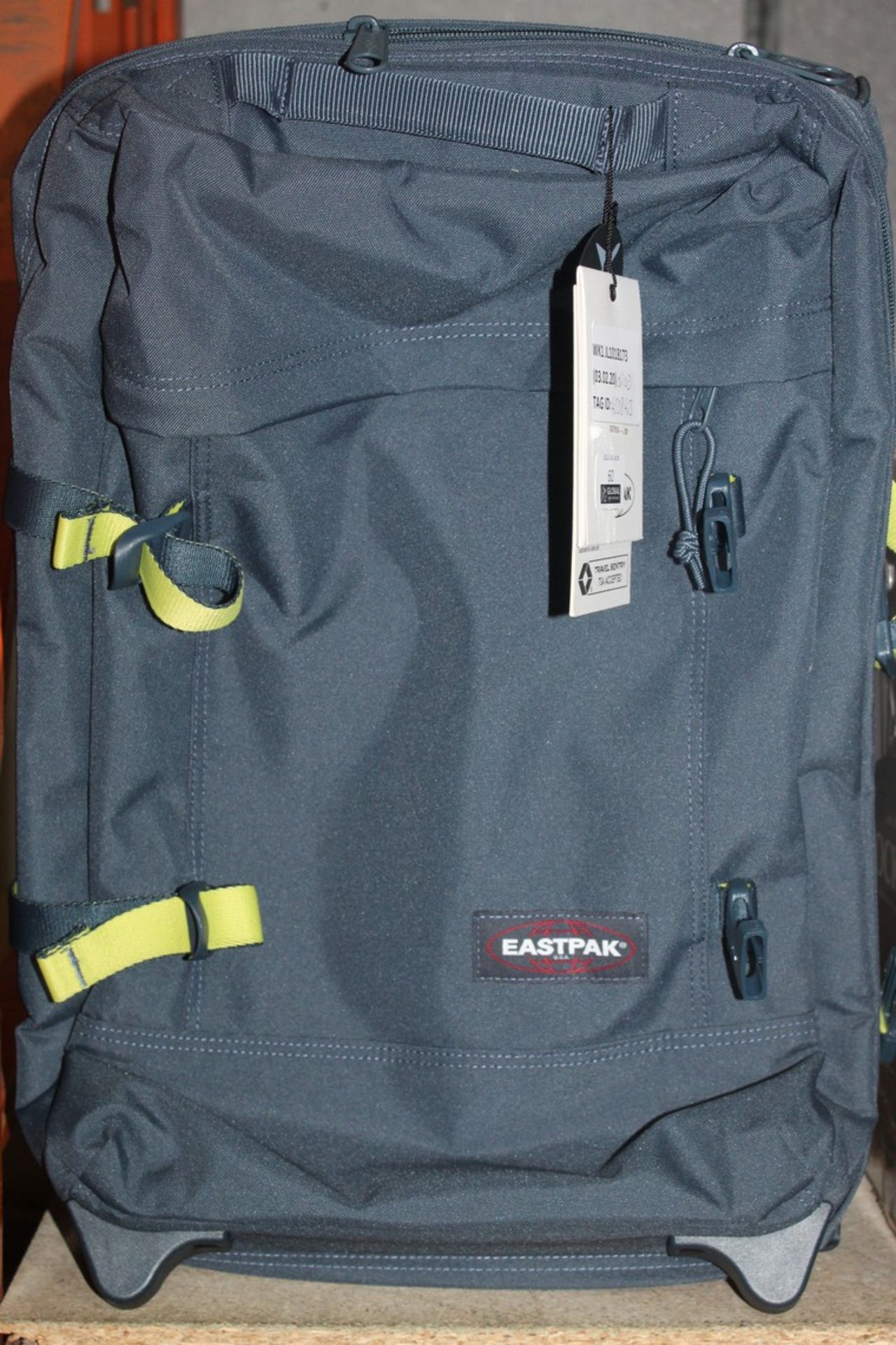 Boxed Eastpak Navy Blue Cabin Bag RRP £100 (4538403) (Public Viewing and Appraisals Available)