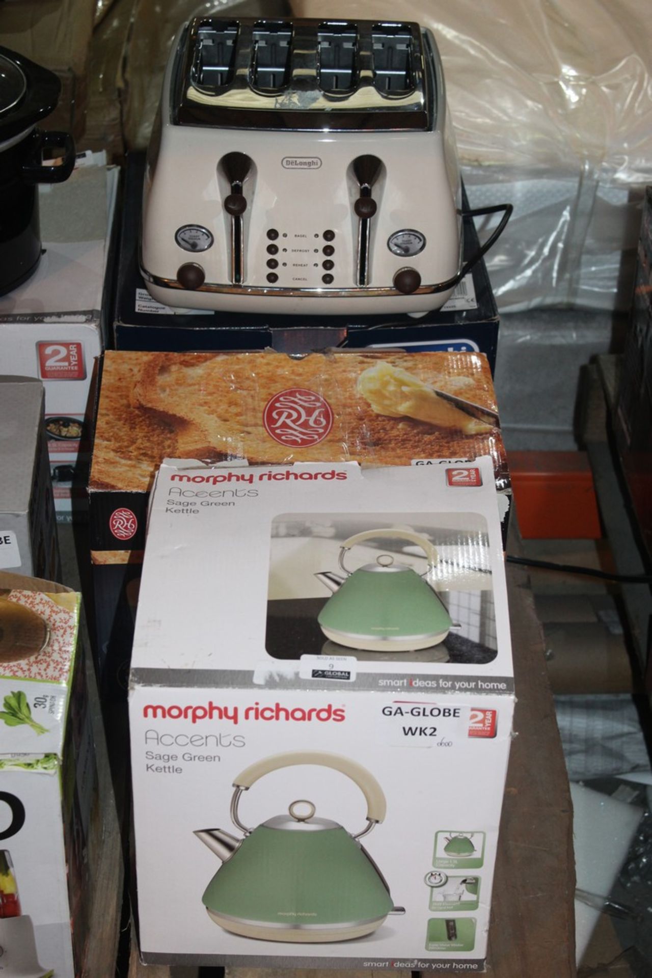 Lot to Contain 3 Boxed and Un-Boxed Kitchen Items,