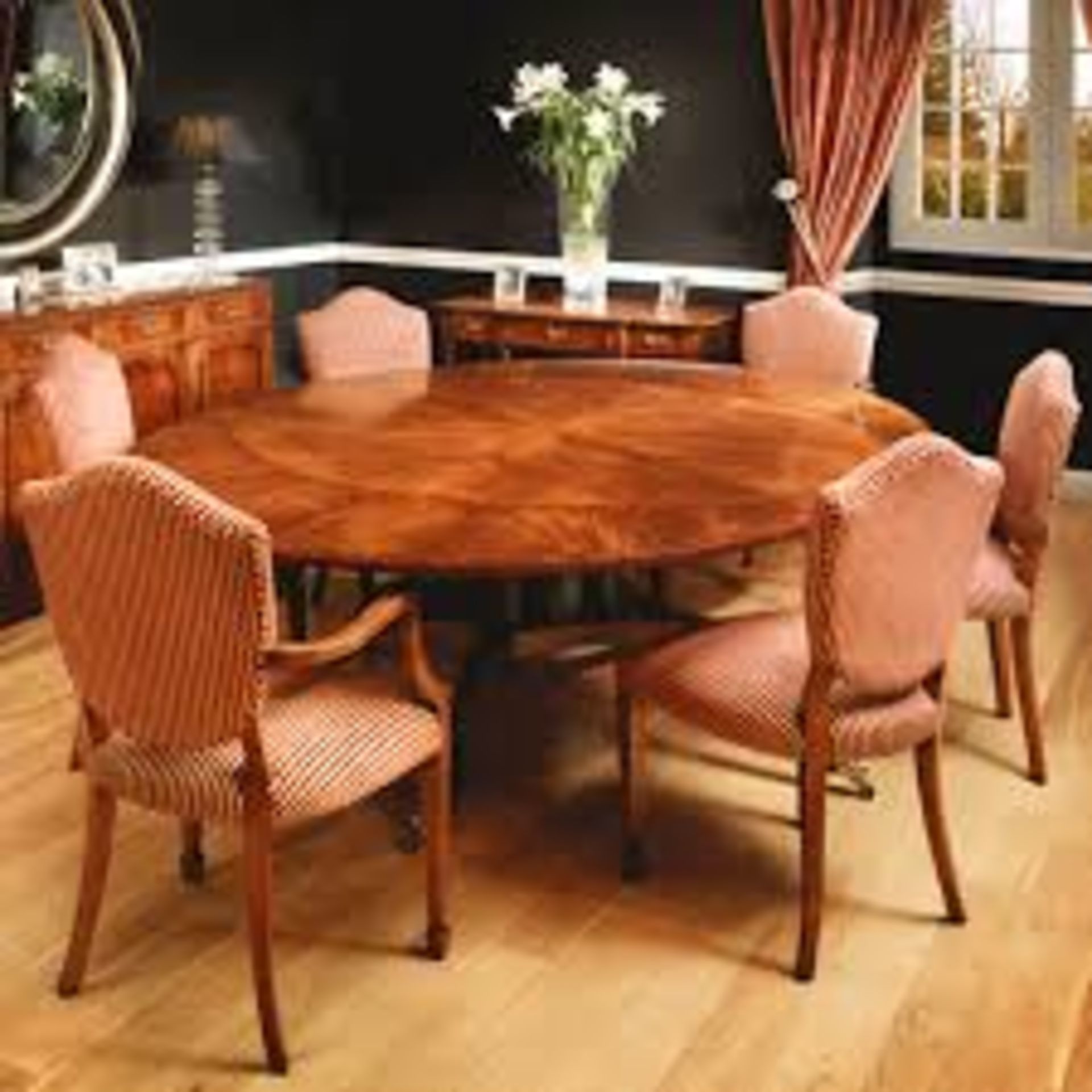 Boxed Mahogony Oval Designer Dining Table For 4-6 People RRP £200 (Sourced From A High End Furniture