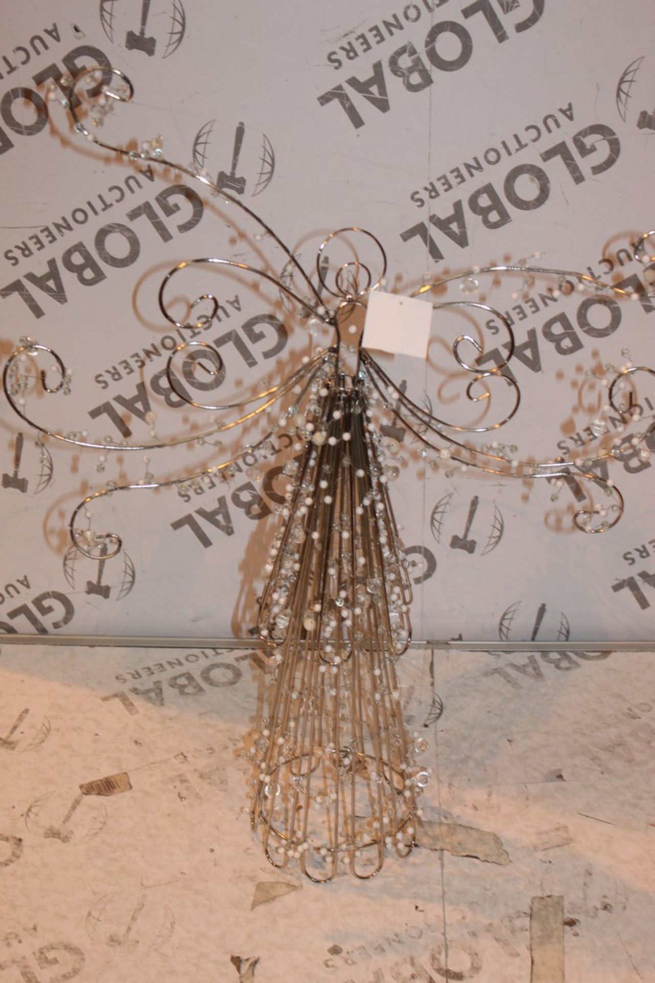 Boxed 2 Piece Beaded Table Top Angel RRP £50 (Public Viewings & Appraisals Available)