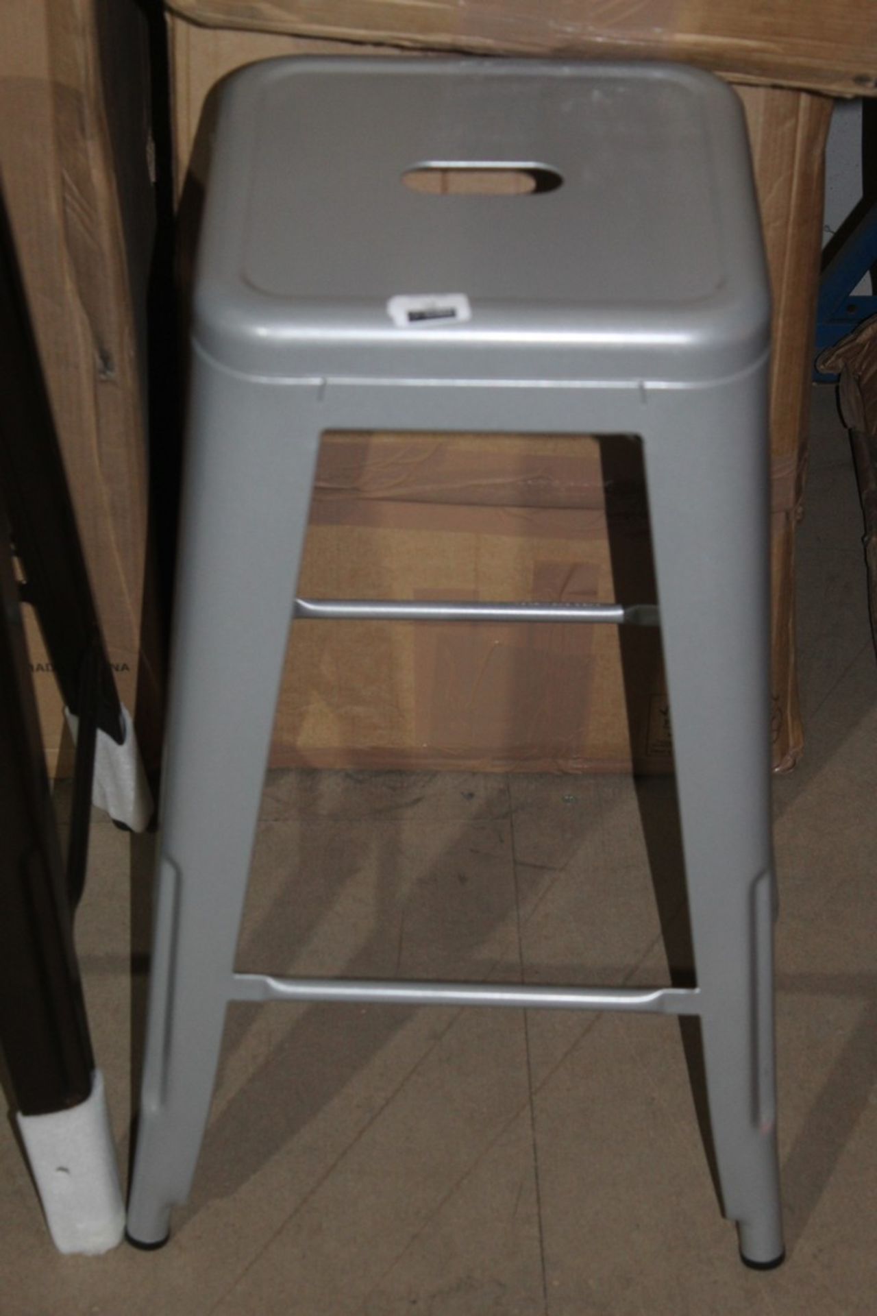 Boxed Set of 4 Silver Metal Stacking Bar Stools RRP £200 Combined (Public Viewings & Appraisals