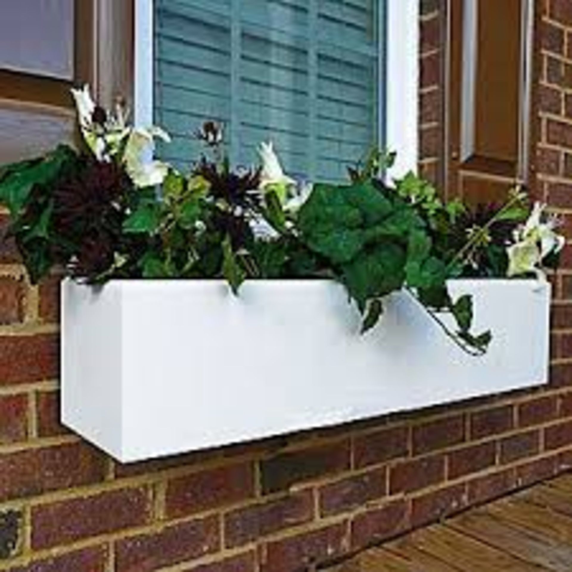 Solid White Wooden Gloss Window Planter RRP £40 (16941) (Public Viewings & Appraisals Available)