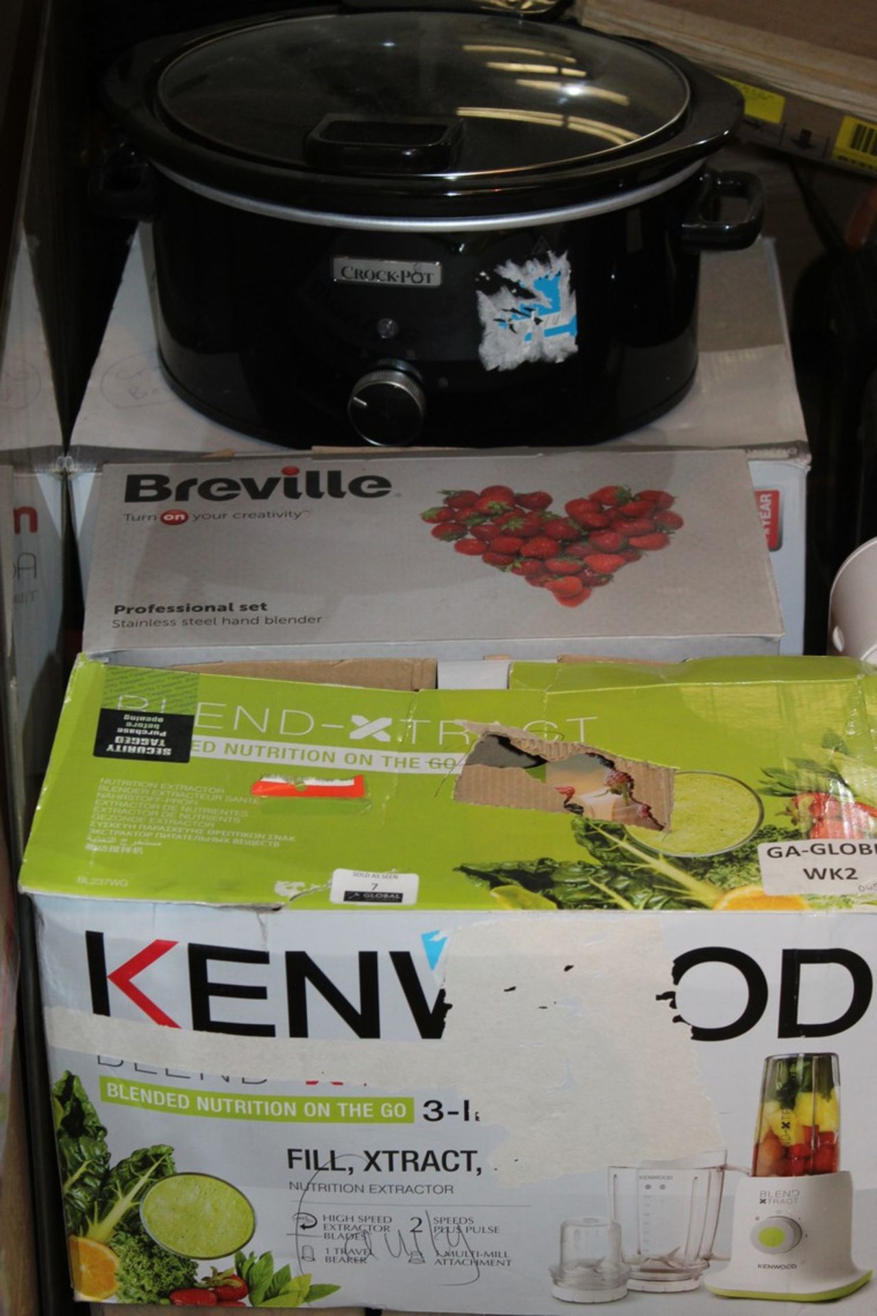 Lot To Contain 4 Assorted Boxed And Unboxed Kitchen Items To Include A Kenwood 3 In 1 Fill Extract