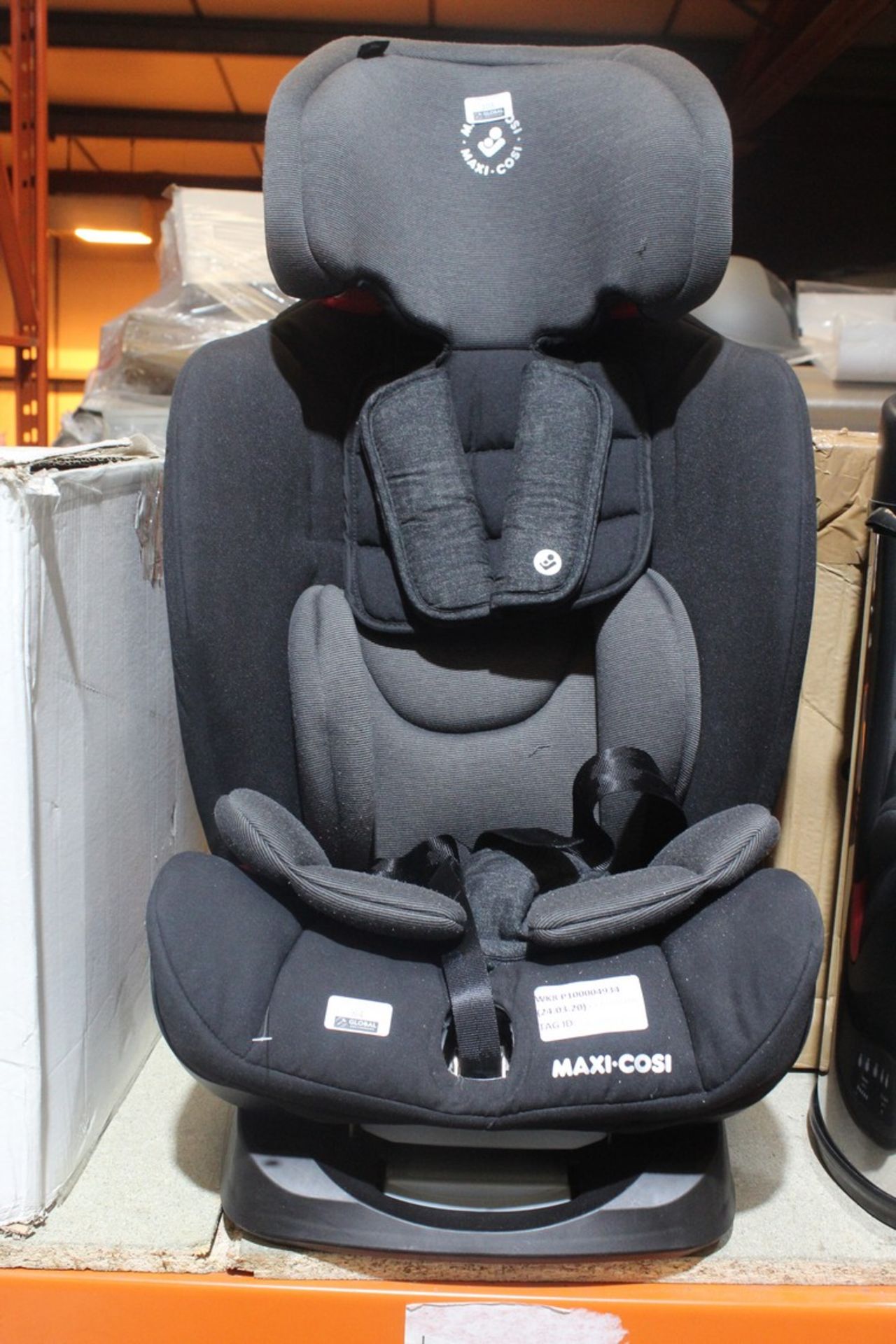 Maxi Cosy In Car Safety Seat RRP £200 (RET00964685) (Appraisals Available Upon Request)