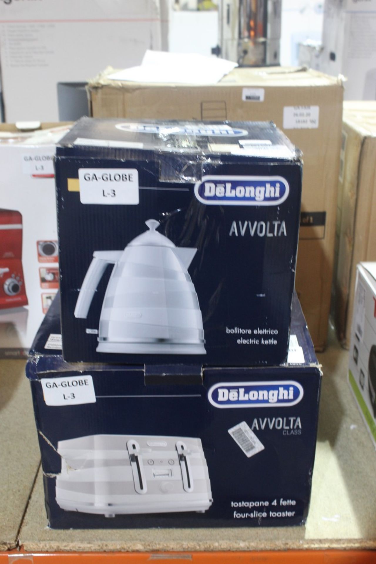 Delonghi Avolta 2 Piece Kitchen Set To Include A 1.5 Litre Cordless Jug Kettle And A 4 Slice Toaster