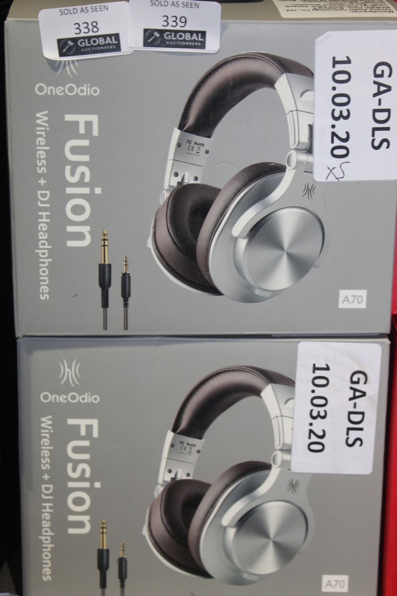 Boxed Pair Fusion One Audio Wireless A70 Silver he